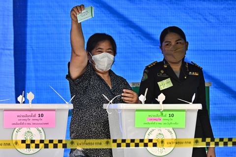 Bắt đầu bầu cử Thái Lan: Cuộc chạy đua giữa ông Prayut và con gái ông Thaksin? - Ảnh 3. Bắt đầu bầu cử Thái Lan: Cuộc chạy đua giữa ông Prayut và con gái ông Thaksin? - Ảnh 3.