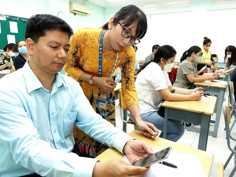 Căng thẳng tranh suất vào lớp 10 - Ảnh 1. Căng thẳng tranh suất vào lớp 10 - Ảnh 1.