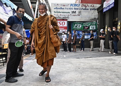 Bắt đầu bầu cử Thái Lan: Cuộc chạy đua giữa ông Prayut và con gái ông Thaksin? - Ảnh 15. Bắt đầu bầu cử Thái Lan: Cuộc chạy đua giữa ông Prayut và con gái ông Thaksin? - Ảnh 15.