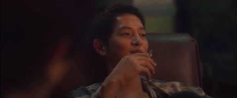 Song Joong Ki xấu trai đến hú hồn trong phim chiếu tại Cannes 2023 - Ảnh 4. Song Joong Ki xấu trai đến hú hồn trong phim chiếu tại Cannes 2023 - Ảnh 4.