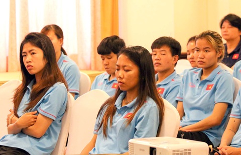 Động viên tuyển nữ Việt Nam trước trận chung kết SEA Games 32 - Ảnh 2. Động viên tuyển nữ Việt Nam trước trận chung kết SEA Games 32 - Ảnh 2.
