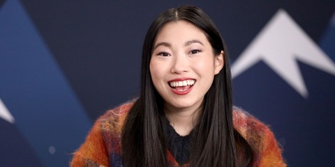 Awkwafina đóng Crazy Rich Asians, The Farewell, Ocean's Eight, Raya and the Last Dragon, Shang-Chi và sắp tới là The Little Mermaid - Ảnh: Cosmopolitan Awkwafina đóng Crazy Rich Asians, The Farewell, Ocean's Eight, Raya and the Last Dragon, Shang-Chi và sắp tới là The Little Mermaid - Ảnh: Cosmopolitan