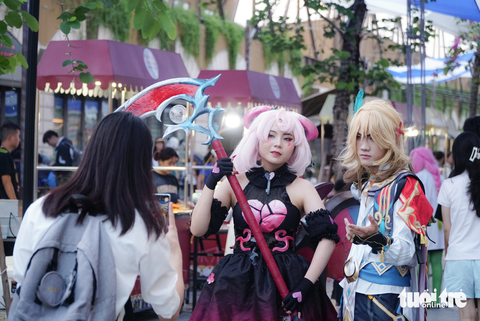 Không thể thiếu trong các lễ hội văn hóa Nhật Bản là những màn cosplay có 1-0-2 đến từ các cosplayer tại Hà Nội - Ảnh: NGUYỄN HIỀN Không thể thiếu trong các lễ hội văn hóa Nhật Bản là những màn cosplay của các cosplayer tại Hà Nội - Ảnh: NGUYỄN HIỀN