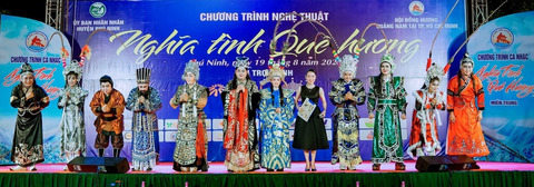 Chương trình của Hội đồng hương Quảng Nam vinh danh Hoài Linh, Trường Giang, Đàm Vĩnh Hưng - Ảnh 3. Chương trình của Hội đồng hương Quảng Nam vinh danh Hoài Linh, Trường Giang, Đàm Vĩnh Hưng - Ảnh 3.