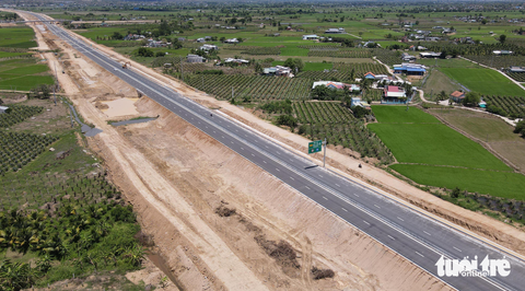 Cao tốc Vĩnh Hảo - Phan Thiết cho xe chạy từ 19-5 - Ảnh 4. Cao tốc Vĩnh Hảo - Phan Thiết cho xe chạy từ 19-5 - Ảnh 4.