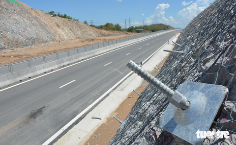 Cao tốc Vĩnh Hảo - Phan Thiết cho xe chạy từ 19-5 - Ảnh 8. Cao tốc Vĩnh Hảo - Phan Thiết cho xe chạy từ 19-5 - Ảnh 8.