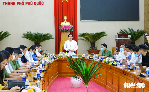 Các bên ở Phú Quốc ngồi lại bàn cách níu chân du khách - Ảnh 1. Các bên ở Phú Quốc ngồi lại bàn cách níu chân du khách - Ảnh 1.