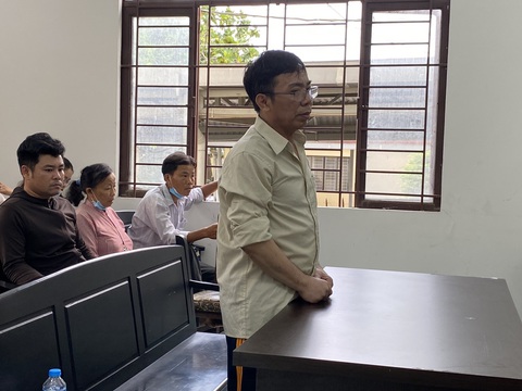 Nâng ngực chui làm chết người, bác sĩ thẩm mỹ nhận 3 năm 6 tháng tù - Ảnh 1. Nâng ngực chui làm chết người, bác sĩ thẩm mỹ nhận 3 năm 6 tháng tù - Ảnh 1.