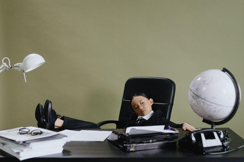 Cái tôi càng lớn - quản lý càng khó - Ảnh 1. Cái tôi lớn khiến chúng ta đánh mất cái nhìn toàn cảnh - Ảnh: Pexels