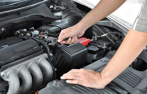 Nhân viên lái xe: Kỹ năng làm việc và yêu cầu tuyển dụng (Phần 2) - Ảnh 2. Nhân viên lái xe cần biết một số kỹ năng bảo trì xe cơ bản để xử lý khi cần thiết - Ảnh: Internet