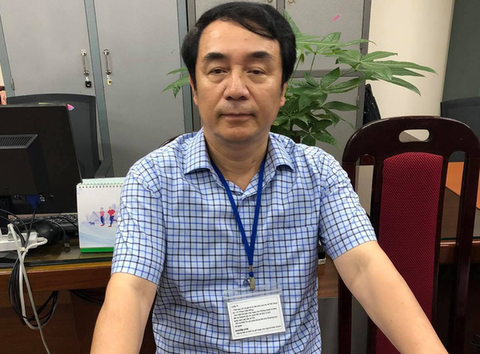 Cựu cục phó quản lý thị trường Trần Hùng bị đưa ra xét xử về tội nhận hối lộ - Ảnh 1. Cựu cục phó quản lý thị trường Trần Hùng bị đưa ra xét xử về tội nhận hối lộ - Ảnh 1.