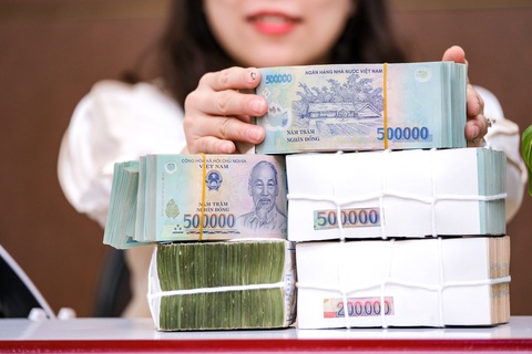 Nhiều nhóm đối tượng được tăng lương từ 1-7-2023 - Ảnh: NAM TRẦN Dự kiến từ 1-7-2024 sẽ thực hiện cải cách chính sách tiền lương mới theo nghị quyết 27 của trung ương - Ảnh: NAM TRẦN