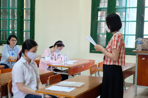 Hà Nội đề nghị mức thu học phí bằng mức sàn theo Chính phủ quy định - Ảnh 1. Hà Nội đề nghị mức thu học phí bằng mức sàn theo Chính phủ quy định - Ảnh 1.