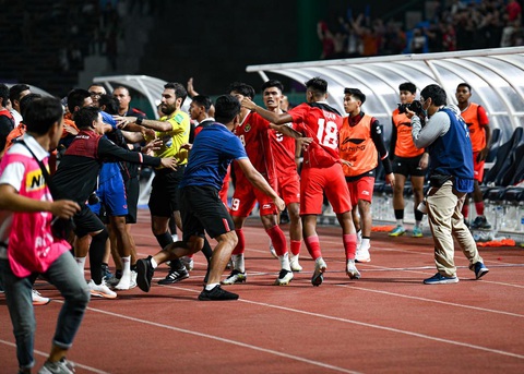 SEA Games trong mắt tôi: Bạo lực vì không biết chấp nhận thất bại - Ảnh 1. SEA Games trong mắt tôi: Bạo lực vì không biết chấp nhận thất bại - Ảnh 1.