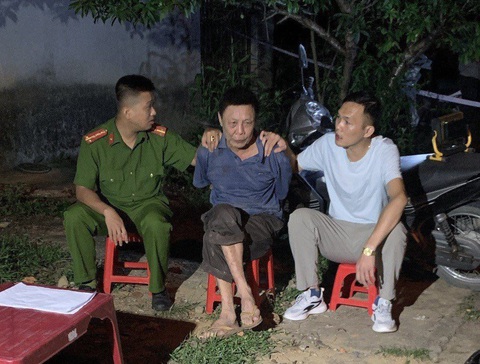 Đâm trọng thương thiếu tá cảnh sát vì bị đo nồng độ cồn - Ảnh 1. Đâm trọng thương thiếu tá cảnh sát vì bị đo nồng độ cồn - Ảnh 1.