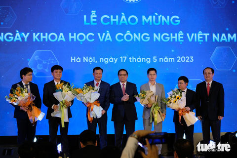 Thủ tướng Chính phủ: Làm khoa học đôi khi phải chấp nhận cô đơn - Ảnh 1. Thủ tướng Chính phủ: Làm khoa học đôi khi phải chấp nhận cô đơn - Ảnh 1.