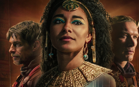 Phim Queen Cleopatra bị ném cà chua thối nhiều kỷ lục - Ảnh 3. Phim Queen Cleopatra bị ném cà chua thối nhiều kỷ lục - Ảnh 3.