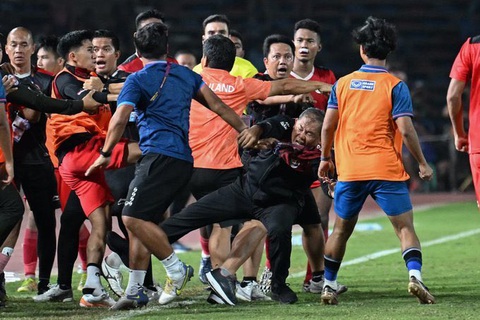 Indonesia nhờ FIFA xử vụ hỗn chiến ở chung kết SEA Games - Ảnh 1. Indonesia nhờ FIFA xử vụ hỗn chiến ở chung kết SEA Games - Ảnh 1.