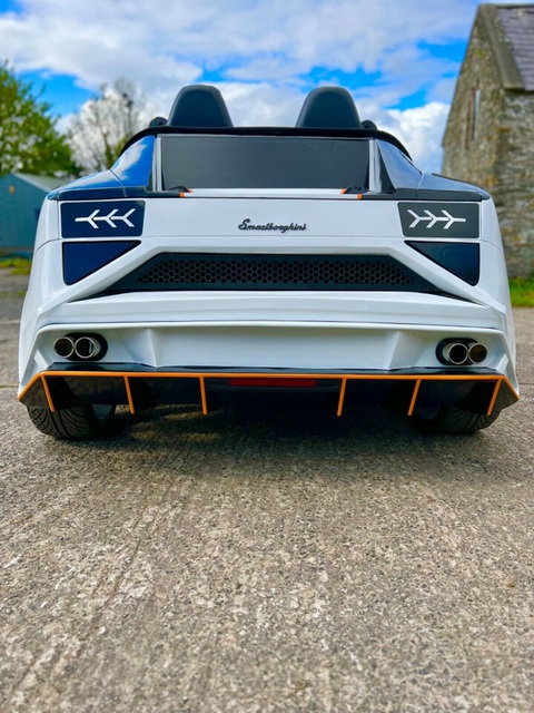 Smart Fortwo độ kiểu Lamborghini thành siêu xe cực ngắn - Ảnh 8. Smart Fortwo độ kiểu Lamborghini thành siêu xe cực ngắn - Ảnh 8.