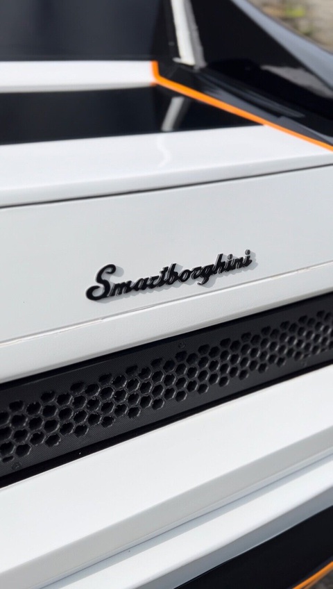 Smart Fortwo độ kiểu Lamborghini thành siêu xe cực ngắn - Ảnh 10. Smart Fortwo độ kiểu Lamborghini thành siêu xe cực ngắn - Ảnh 10.
