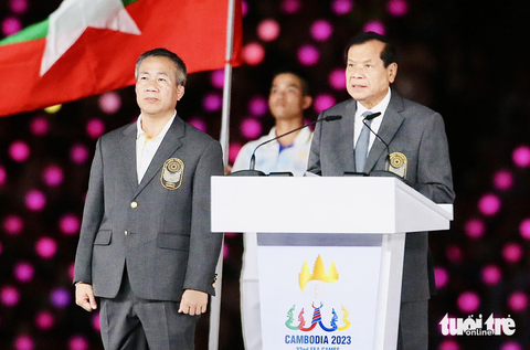 Kết thúc SEA Games 32 ấn tượng, hẹn gặp lại ở Thái Lan - Ảnh 7. Chủ tịch Liên đoàn thể thao Đông Nam Á Thong Khon với phần phát biểu - Ảnh: N.K