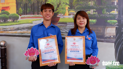 Học Bác sự nỗ lực không ngừng nghỉ - Ảnh 1. Trần Minh Hoàng và Phan Mỹ Duyên cùng được tuyên dương thanh niên tiêu biểu làm theo lời Bác năm 2023 - Ảnh: K.ANH