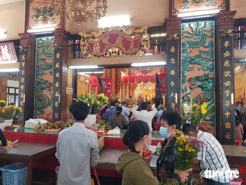 Chi gần 10 tỉ đồng cho đêm khai hội Vía Bà Chúa xứ Núi Sam - Ảnh 1. Chi gần 10 tỉ đồng cho đêm khai hội Vía Bà Chúa xứ Núi Sam - Ảnh 1.
