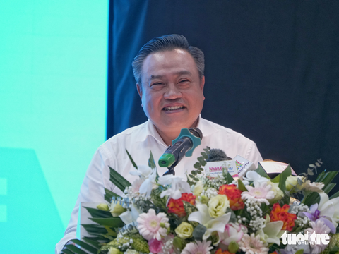 Chủ tịch Hà Nội hứa có lộ trình để công nhân lương 7 triệu mua được nhà ở xã hội - Ảnh 4. Chủ tịch Hà Nội hứa có lộ trình để công nhân lương 7 triệu mua được nhà ở xã hội - Ảnh 4.