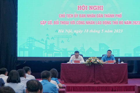 Chủ tịch Hà Nội hứa có lộ trình để công nhân lương 7 triệu mua được nhà ở xã hội - Ảnh 1. Chủ tịch Hà Nội hứa có lộ trình để công nhân lương 7 triệu mua được nhà ở xã hội - Ảnh 1.