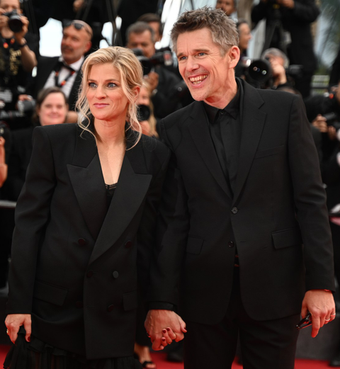 Rosé của Pink gây bất ngờ với vẻ ngoài xinh đẹp trên thảm đỏ Cannes 2023 - Ảnh 5. Rosé của Pink gây bất ngờ với vẻ ngoài xinh đẹp trên thảm đỏ Cannes 2023 - Ảnh 5.