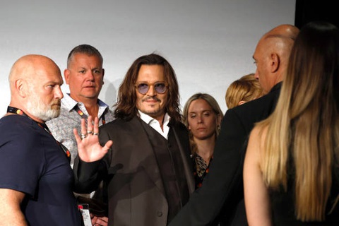 Fan ngán ngẩm với hàm răng mục nát của Johnny Depp - Ảnh 1. Fan ngán ngẩm với hàm răng mục nát của Johnny Depp - Ảnh 1.