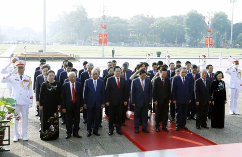 Lãnh đạo Đảng, Nhà nước vào lăng viếng Bác - Ảnh 2. Lãnh đạo Đảng, Nhà nước vào lăng viếng Bác - Ảnh 2.