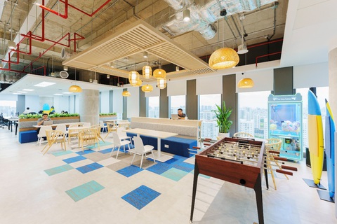 Prudential khai trương văn phòng mới tại quận 7 - Ảnh 3. Mỗi tầng được thiết kế theo chủ đề riêng, đồng bộ cho tất cả không gian, tạo hứng khởi cho nhân viên mỗi khi đến văn phòng làm việc.