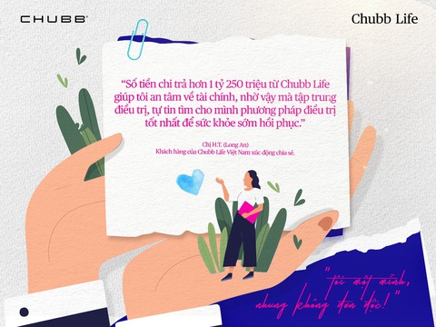 Một mình nhưng không “đơn độc” trước biến cố sức khỏe - Ảnh 1. Chị bày tỏ lòng trân trọng đến đại diện kinh doanh - người đã giúp chị tìm được "tấm khiên bảo vệ" vững chắc cho cuộc sống. Không chỉ hỗ trợ nhiệt tình trong việc xử lý hồ sơ, đại diện kinh doanh Chubb Life còn như người bạn tâm giao, gửi đến chị những lời hỏi thăm, động viên chân thành, giúp chị thêm mạnh mẽ.