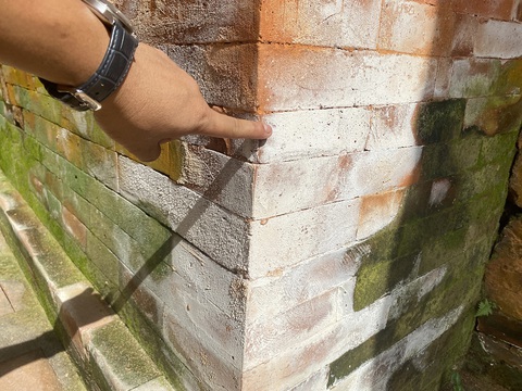 Yêu cầu khắc phục muối hóa và rêu mốc ở cụm tháp Chăm Khương Mỹ - Ảnh 1. Yêu cầu khắc phục muối hóa và rêu mốc ở cụm tháp Chăm Khương Mỹ - Ảnh 1.