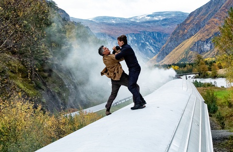 Tom Cruise lái mô tô lao xuống vực trong Nhiệm vụ bất khả thi 7 - Ảnh 4. Tom Cruise lái mô tô lao xuống vực trong Nhiệm vụ bất khả thi 7 - Ảnh 4.