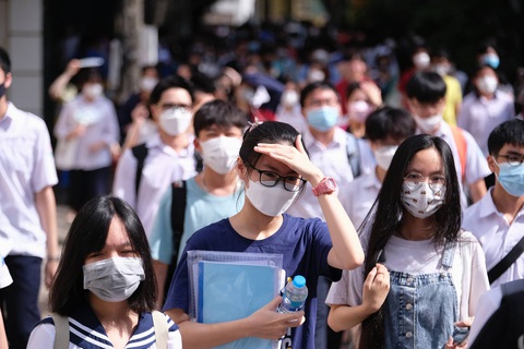 Học sinh không phải hoạt động ngoài trời khi nắng nóng gay gắt - Ảnh 1. Học sinh không phải hoạt động ngoài trời khi nắng nóng gay gắt - Ảnh 1.