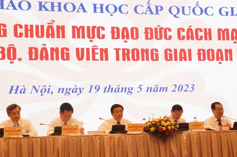 Một bộ phận cán bộ, đảng viên gồm cả cán bộ cấp cao có biểu hiện tự diễn biến - Ảnh 4. Một bộ phận cán bộ, đảng viên gồm cả cán bộ cấp cao có biểu hiện tự diễn biến - Ảnh 4.