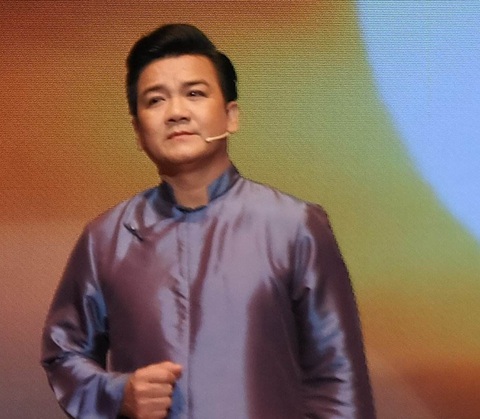 Tin tức xem - nghe cuối tuần: Trích đoạn Bên cầu dệt lụa, Nửa đời hương phấn - Ảnh 2. Tin tức xem - nghe cuối tuần: Trích đoạn Bên cầu dệt lụa, Nửa đời hương phấn - Ảnh 2.