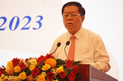 Một bộ phận cán bộ, đảng viên gồm cả cán bộ cấp cao có biểu hiện tự diễn biến - Ảnh 3. Một bộ phận cán bộ, đảng viên gồm cả cán bộ cấp cao có biểu hiện tự diễn biến - Ảnh 3.