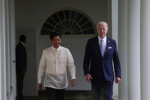Philippines củng cố hợp tác quân sự, kinh tế với Mỹ - Ảnh 1. Philippines củng cố hợp tác quân sự, kinh tế với Mỹ - Ảnh 1.