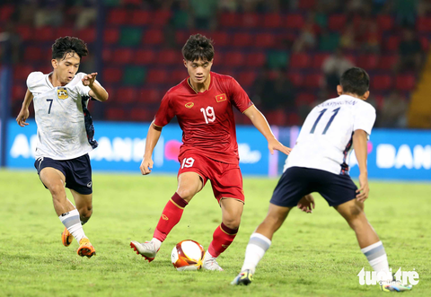 Tiền đạo Quốc Việt: Tôi không ngán hàng thủ U22 Singapore - Ảnh 2. Tiền đạo Quốc Việt: Tôi không ngán hàng thủ U22 Singapore - Ảnh 2.