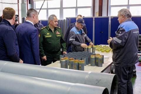 Nga tăng tốc sản xuất thêm vũ khí, khẳng định đủ cho quân đội - Ảnh 1. Nga tăng tốc sản xuất thêm vũ khí, khẳng định đủ cho quân đội - Ảnh 1.