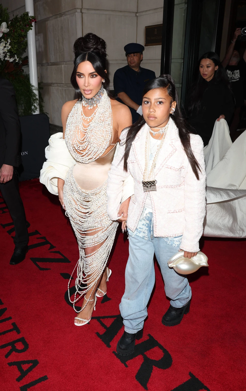 Met Gala 2023: Bữa tiệc trắng đen sang trọng nổi tiếng nhất thế giới - Ảnh 4. Met Gala 2023: Bữa tiệc trắng đen sang trọng nổi tiếng nhất thế giới - Ảnh 4.