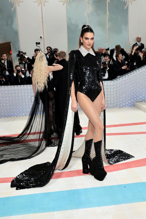 Met Gala 2023: Jared Leto, Doja Cat... hóa mèo trên thảm đỏ - Ảnh 12. Met Gala 2023: Jared Leto, Doja Cat... hóa mèo trên thảm đỏ - Ảnh 12.