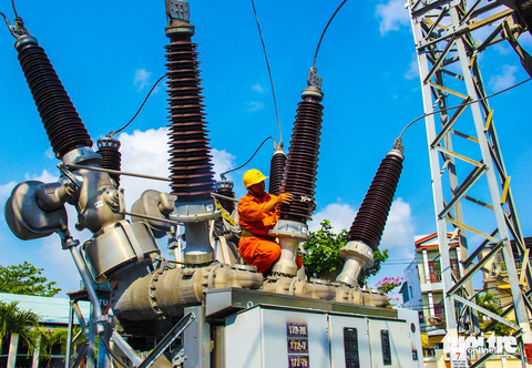 EVNCPC cho biết đã triển khai nhiều giải pháp để hạn chế tối đa gián đoạn cung cấp điện - Ảnh: TRƯỜNG TRUNG EVNCPC cho biết đã triển khai nhiều giải pháp để hạn chế tối đa gián đoạn cung cấp điện - Ảnh: TRƯỜNG TRUNG