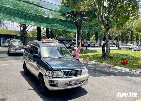 Thi mô phỏng lái ô tô: Đạt 47/50 điểm chỉ nhờ học thuộc, không sát thực tế - Ảnh 2. Thi mô phỏng lái ô tô: Đạt 47/50 điểm chỉ nhờ học thuộc, không sát thực tế - Ảnh 2.