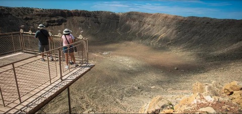 Trong thiên thạch Canyon Diablo có loại kim cương cứng hơn kim cương nhưng uốn được - Ảnh 1. Trong thiên thạch Canyon Diablo có loại kim cương cứng hơn kim cương nhưng uốn được - Ảnh 1.