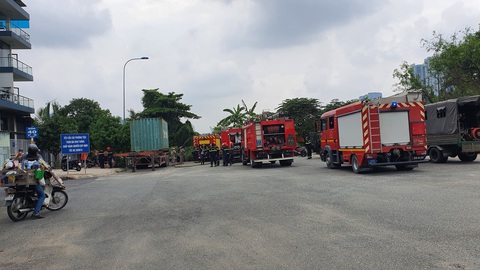 Cháy công ty, cứu được người phụ nữ trốn trong nhà vệ sinh - Ảnh 3. Cháy công ty, cứu được người phụ nữ trốn trong nhà vệ sinh - Ảnh 3.