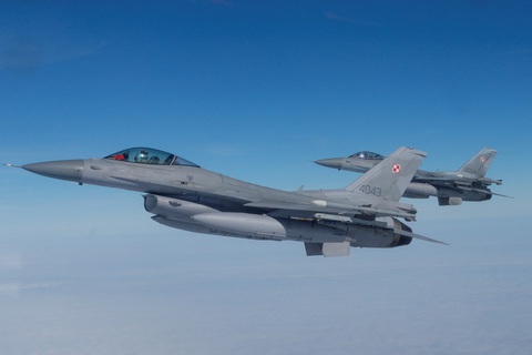 Nga cảnh báo rủi ro lớn nếu phương Tây gửi tiêm kích F-16 tới Ukraine - Ảnh 1. Nga cảnh báo rủi ro lớn nếu phương Tây gửi tiêm kích F-16 tới Ukraine - Ảnh 1.